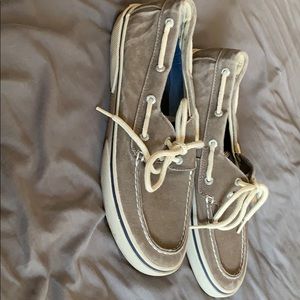 Sperry topsiders